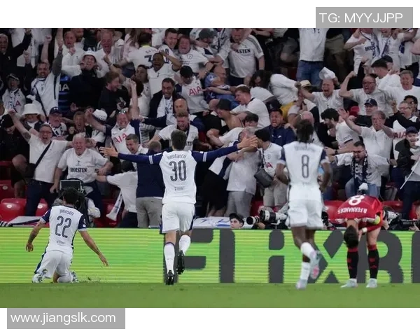 欧联杯精彩对决巴萨3-0热刺绝杀瞬间引爆全场十大进球回顾